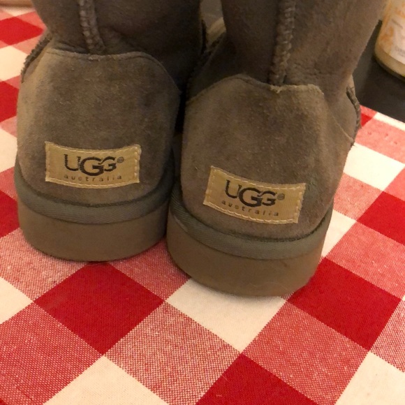 Tall grey UGG boots!! - Picture 4 of 5